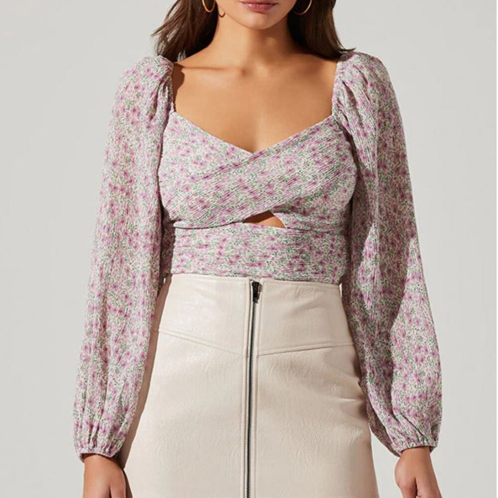 NWT ASTR The Label | Plisse Purple Ditsy Floral Print Cross Front Blouse | Large